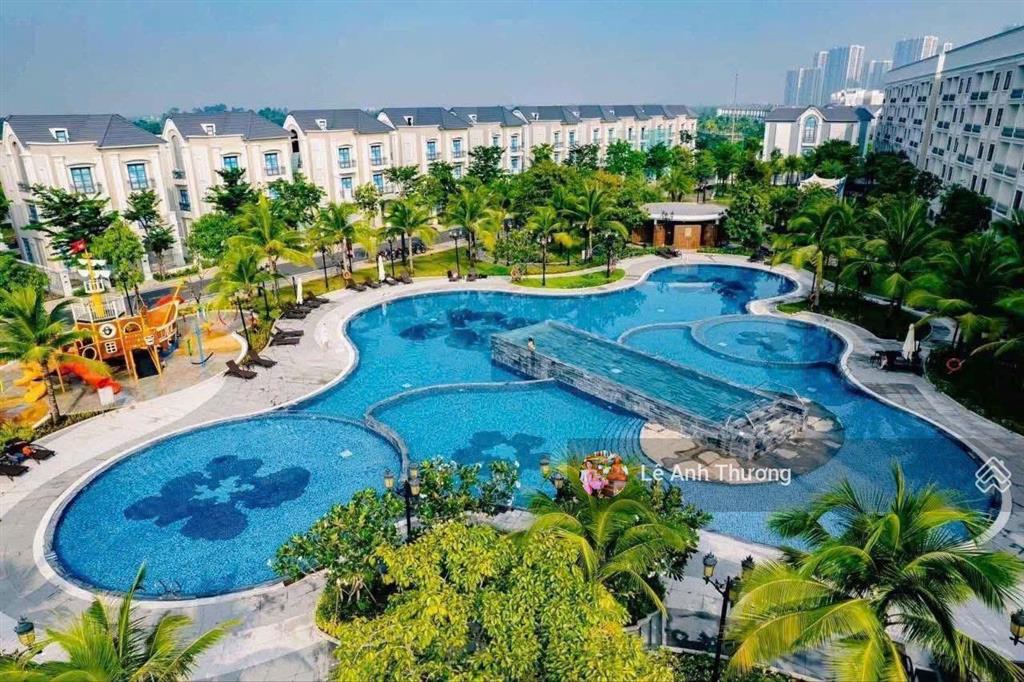 Hàng cắt lỗ nhà phố 144m2. vinhomes grand park. đường thông. sổ hồng. hướng mát. giá chỉ 19,9 tỷ