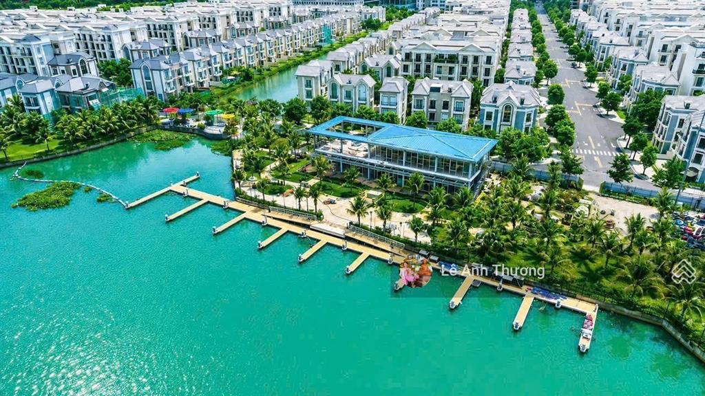 Hàng cắt lỗ nhà phố 144m2. vinhomes grand park. đường thông. sổ hồng. hướng mát. giá chỉ 19,9 tỷ