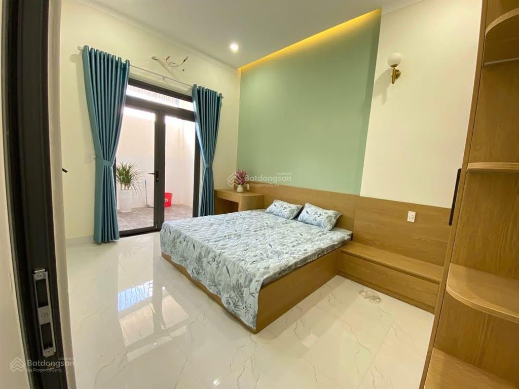 Nhà mới đẹp 3 phòng ngủ thôn 8 cưebur cách ngã sáu 7km  5 x 35m chỉ 2.250 tỷ