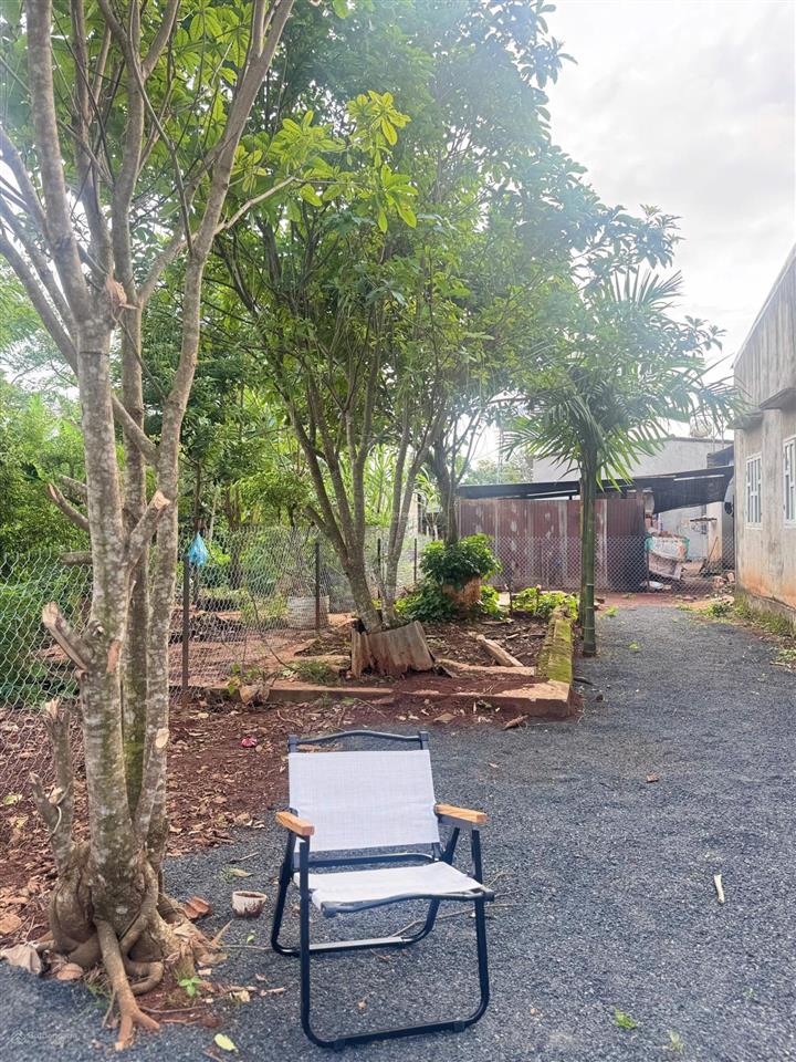 Bán đất tặng nhà đường kb1 ngay sân bóng eatu  9 x 18m  chỉ 1.990 tỷ