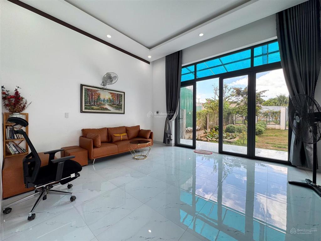 Nhà vườn đẹp rộng 550m2 (thổ cư 190m2)  chỉ 2.350 tỷ