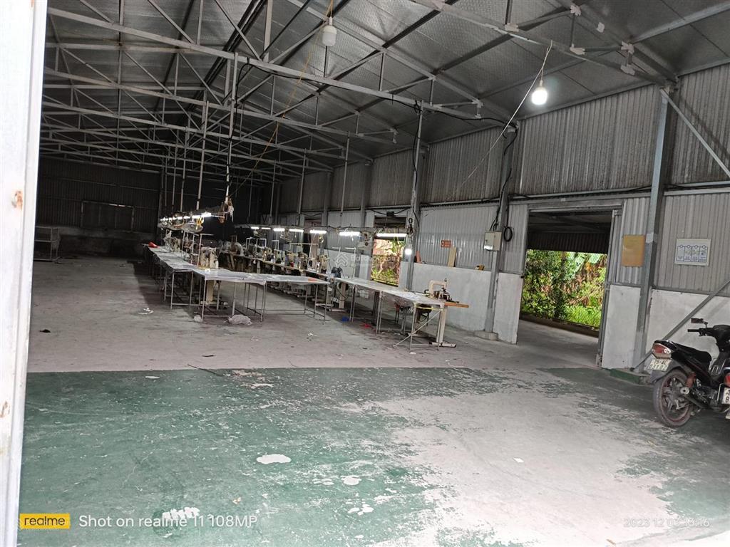 Kho xưởng mới dựng ở mạc đăng doanh ngang 15m, dtsd 400m2, làm gì cũng tiện
