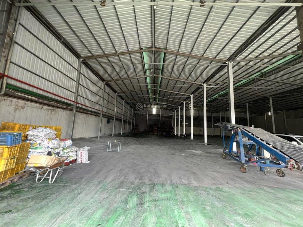 Cho thuê xưởng bên thủy nguyên, dt 1800m2 có pccc, trạm điện rất lớn, xa dân