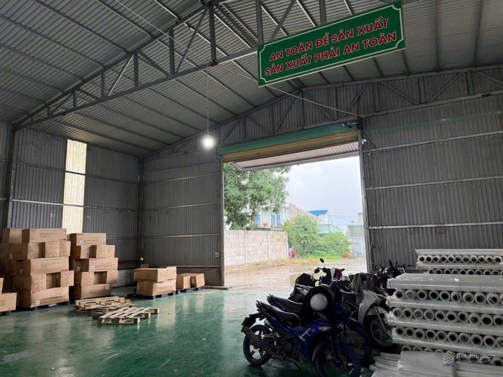 Xưởng mặt đường gần trịnh xá, cầu kiền dt 1000m2 khuôn viên 1400m2, giá toàn bộ chỉ 35tr