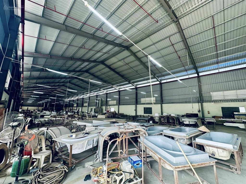 Cho thuê kho xưởng có sẵn pccc tự động dt 1200m2 ở ngã 3 đình vũ, giá 70k/m2