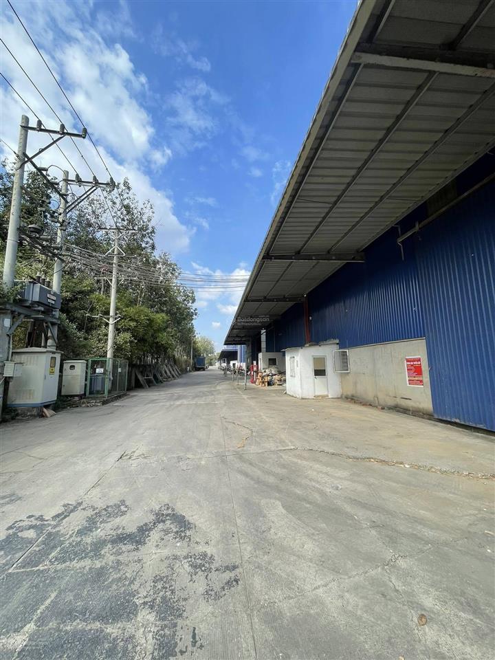 Cho thuê kho xưởng có sẵn pccc tự động dt 1200m2 ở ngã 3 đình vũ, giá 70k/m2