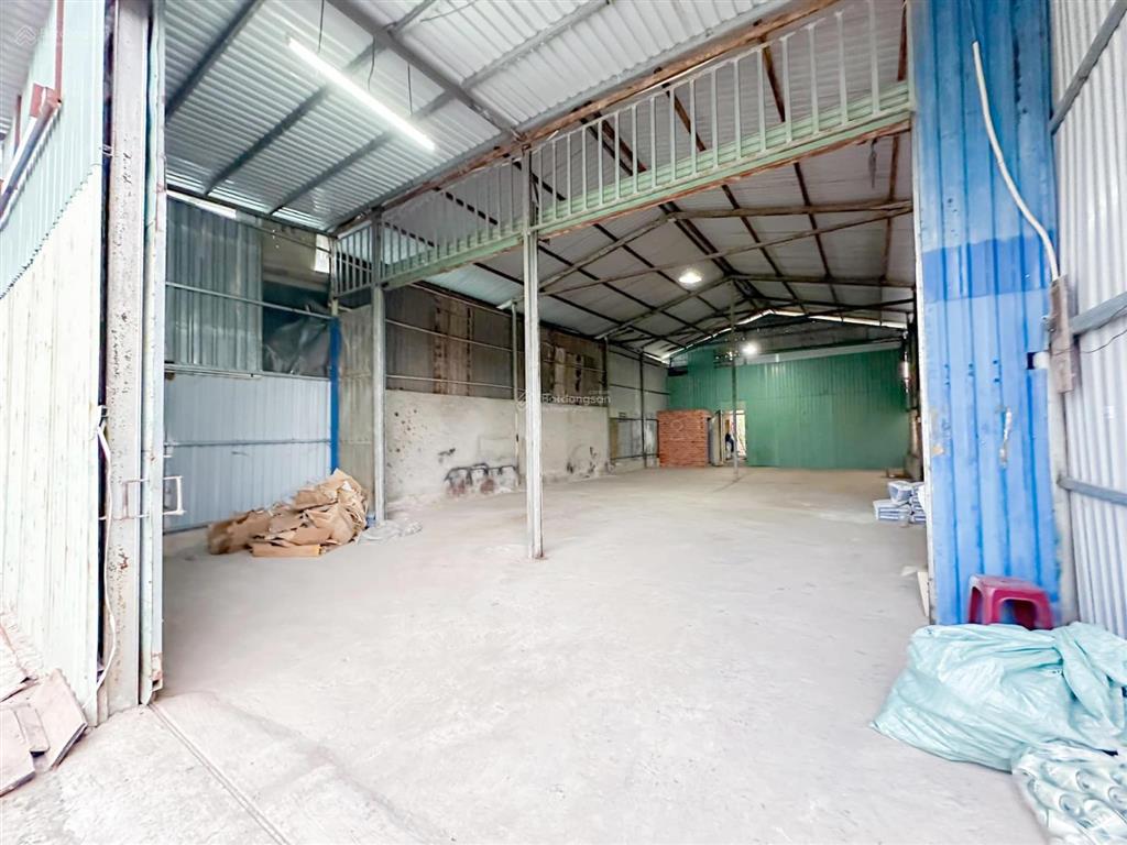Xưởng bên tiên lãng, dt xưởng 800m2, công ra vào, sân rộng, giá chỉ 30tr/tháng