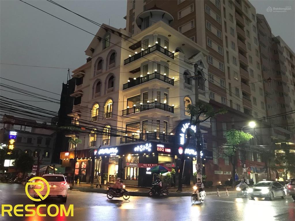 Nhà lô góc 2 mặt phố văn cao, vị trí đẹp