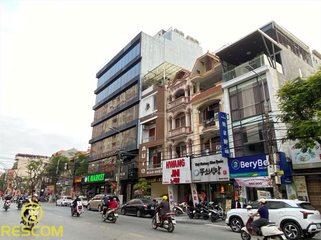 Nhà lô góc 2 mặt phố văn cao, vị trí đẹp