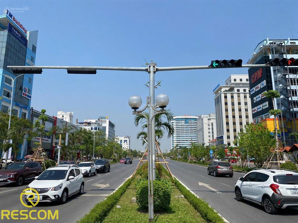 Nhà mặt phố lê hồng phong. vị trí lô góc 3 mặt phố. dt sử dụng lên tới 3500m2