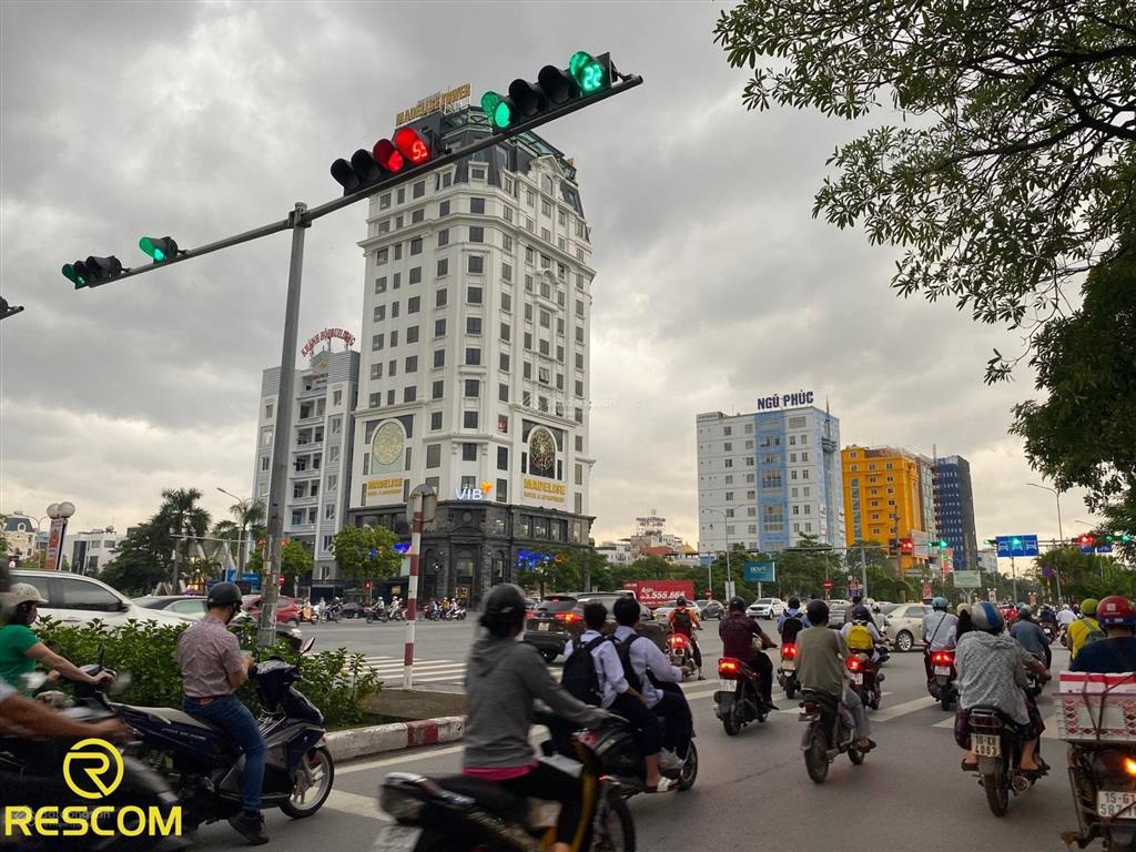 Nhà mặt phố lê hồng phong. vị trí lô góc 3 mặt phố. dt sử dụng lên tới 3500m2