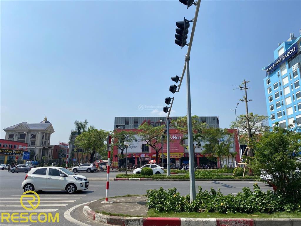 Nhà mặt phố lê hồng phong. vị trí lô góc 3 mặt phố. dt sử dụng lên tới 3500m2