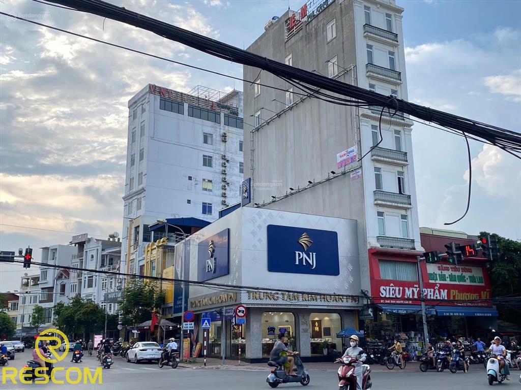 Phố trần nguyên hãn, mặt tiền 8m vỉa hè rộng cho thuê lâu dài