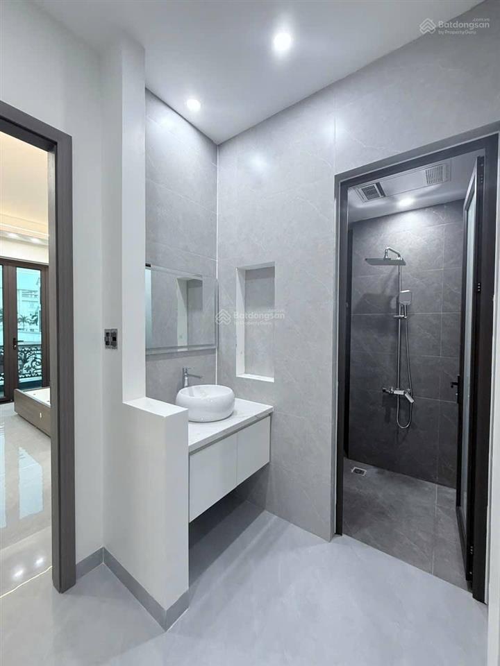 Bán căn nhà 5 tầng có thang máy tuyến 1 lê hồng phong