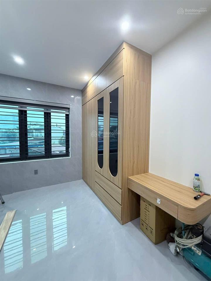 Bán căn nhà 5 tầng có thang máy tuyến 1 lê hồng phong