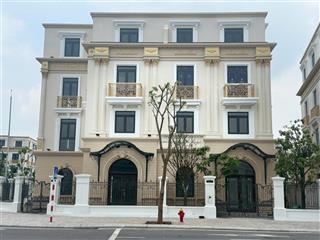 Chuyển nhượng biệt thự song lập hoàng gia giá chỉ 12,6 tỷ
