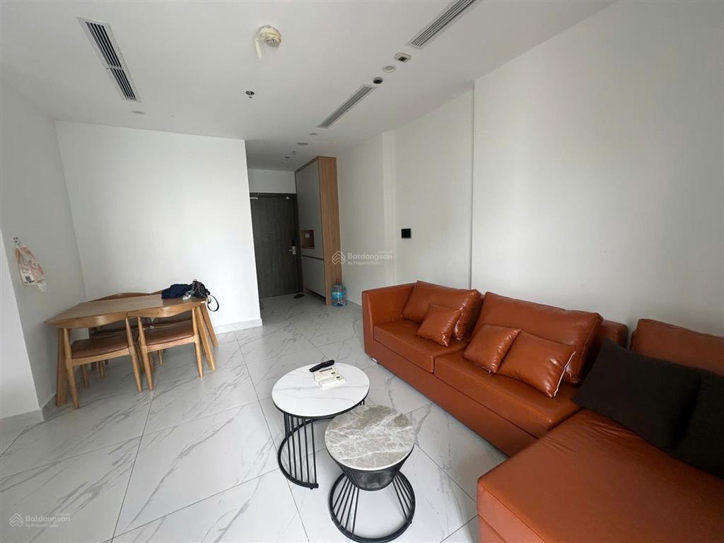 Căn hộ góc 2pn cho thuê tại the beverly view nội khu