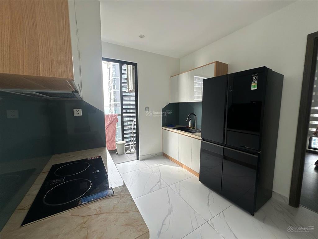Căn hộ góc 2pn cho thuê tại the beverly view nội khu