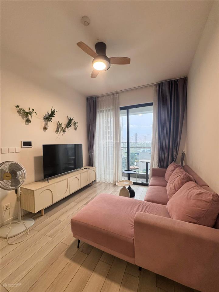 Cho thuê căn 3pn masteri centre point hướng đông nam view nội khu