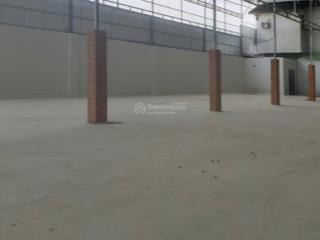 Cho thuê kho xưởng 2.000m2, tại mai bá hương, bình chánh , pccc đầy đủ , giá thuê  85tr/tháng