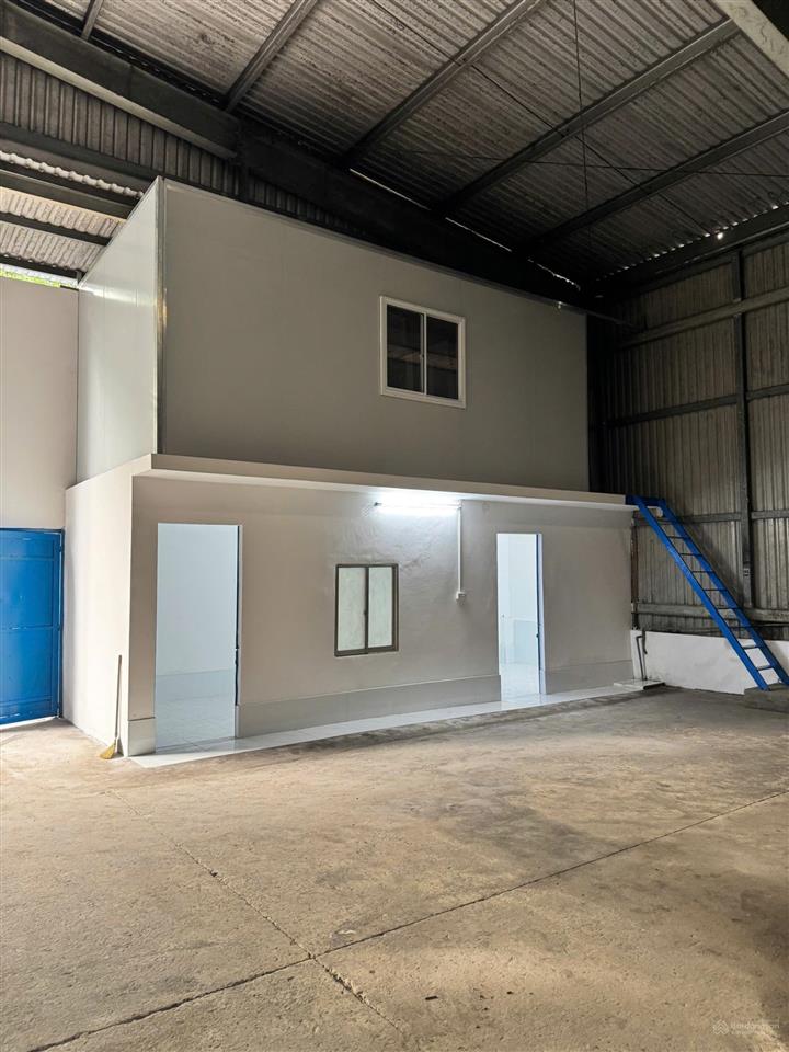 Cho thuê kho xưởng dt 1.100m2 , thanh niên, bình chánh, giá thuê 55tr/tháng, xe cont ra vào