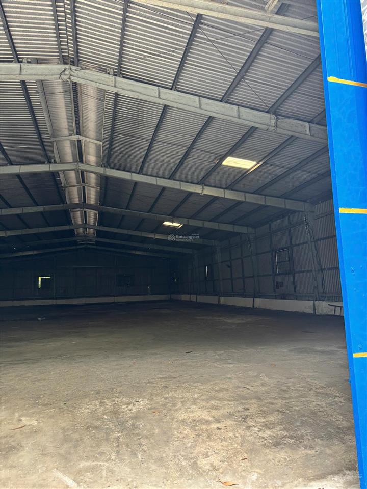 Cho thuê kho xưởng dt 1.100m2 , thanh niên, bình chánh, giá thuê 55tr/tháng, xe cont ra vào