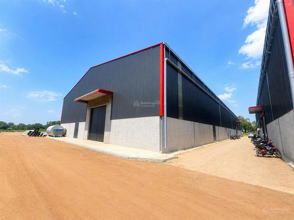 Chính chủ cần bán gấp kho xưởng ccn cần đước, long an dt 7.560m2 giá 52 tỷ