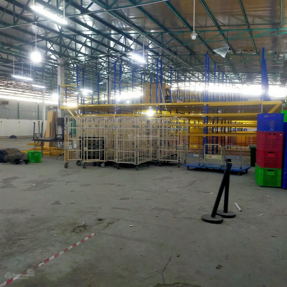 Cho thuê nhà xưởng đường 1000m2 quận tân phú