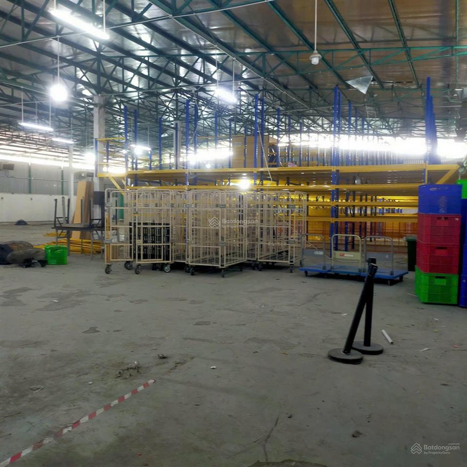 Cho thuê nhà xưởng đường 1000m2 quận tân phú