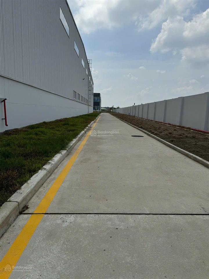 Cho thuê kho xưởng trong, kcn tân đô, tân đức, hải sơn, dt 2.201 m2 giá 200 triệu/tháng