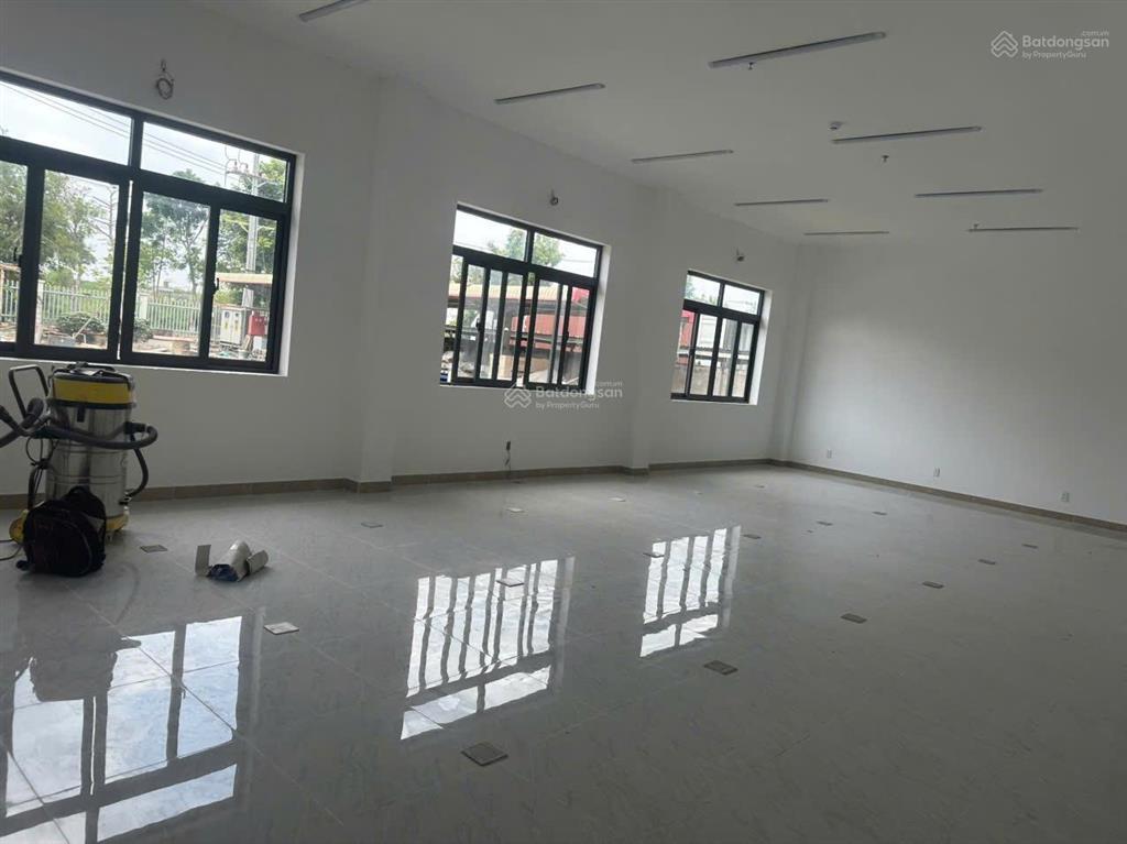 Cho thuê kho xưởng đức hòa đông, long an  kv 5.000m2  nx 2.400m2  150triệu/ tháng  pccc tự động