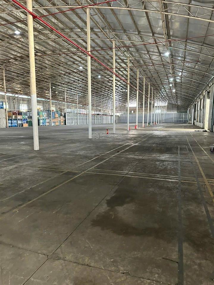 Chính chủ cho thuê kho xưởng 2000m2 kcn long hậu, long an  giá 120k/m2