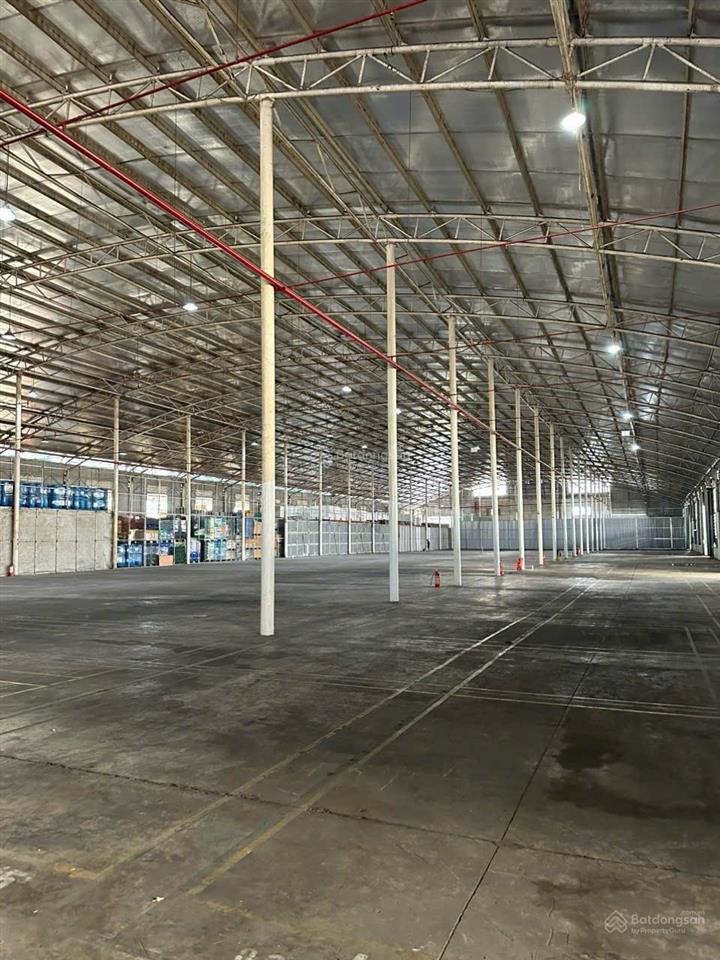 Chính chủ cho thuê nhà xưởng 2000m2, kcn long hậu, giá chỉ 120k/m2