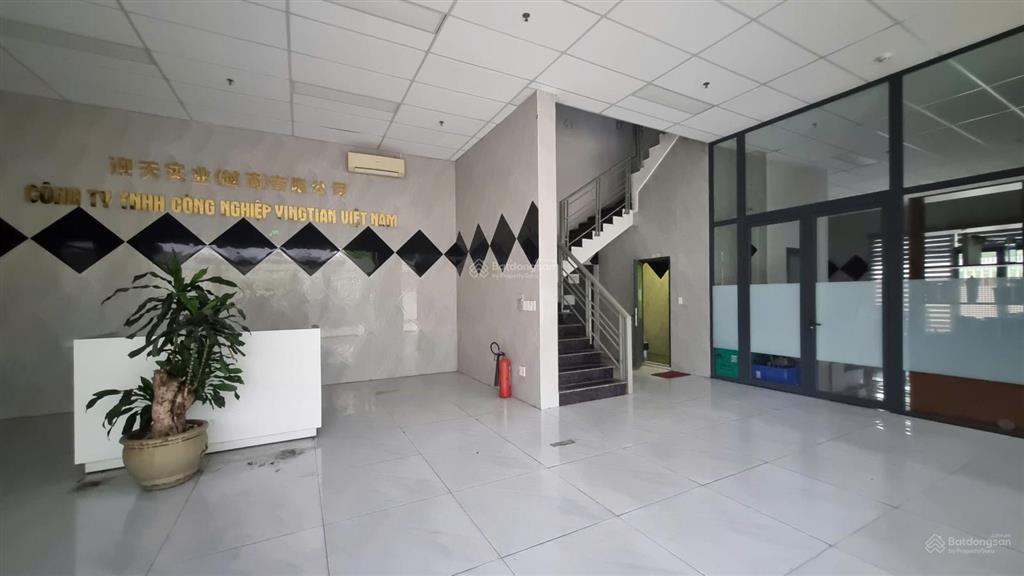 Cho thuê kho trong kcn tân đức  kv 9.000m2  nx 5.200m2  pccc tự động  90ng/m2  dt linh hoạt