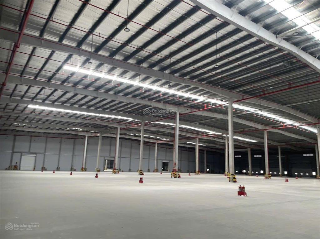 Cho thuê kho xưởng trong kcn bến lức long an, kv 5.500m2, nx 3.600m2, pccc tự động, 3.5$/m2~91ng/m2