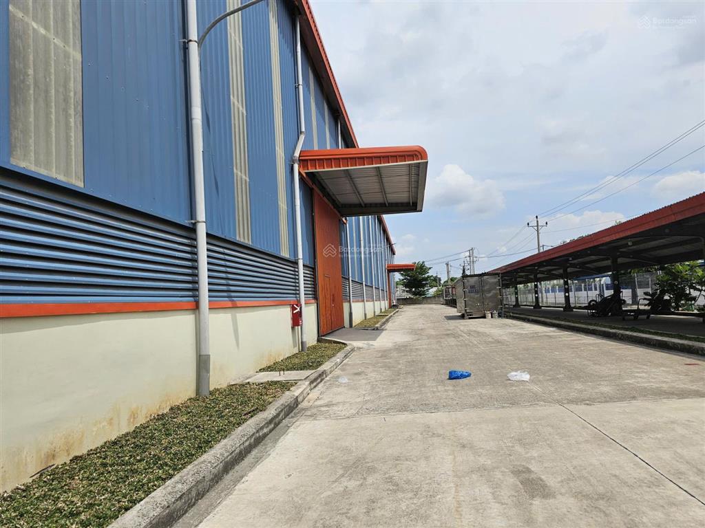Cho thuê kho xưởng mặt tiền quốc lộ 1a, thủ thừa, long an kv 7.000m2, nx 3.200m² giá thuê 70k/m2
