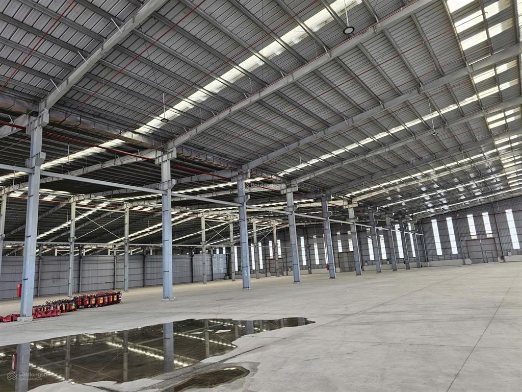 Cho thuê kho xưởng mặt tiền quốc lộ 1a, thủ thừa, long an kv 7.000m2, nx 3.200m² giá thuê 70k/m2