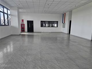 Cho thuê kho xưởng trong kcn long hậu, kv 20.000m2, kho 5.000m2, free 3 tháng tiền thuê mỗi năm