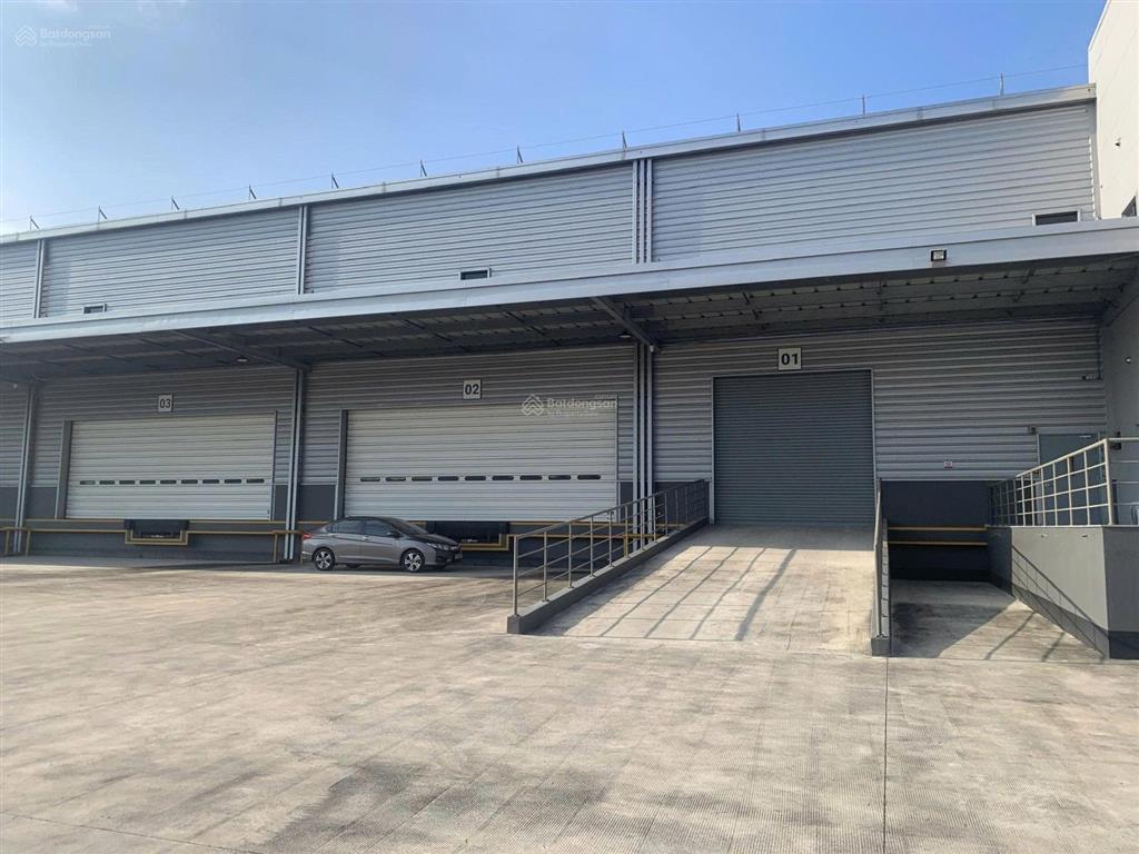 Cho thuê kho xưởng trong kcn long hậu, kv 20.000m2, kho 5.000m2, free 3 tháng tiền thuê mỗi năm