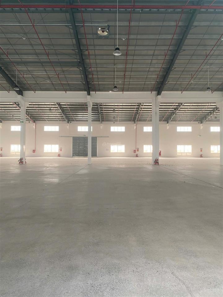 Cho thuê kho xưởng kcn tân đức kv 4.762m2, nx 2.886m2 pccc tự động, điện 500kva, 3.2$/m2 ~ 84ng/m2