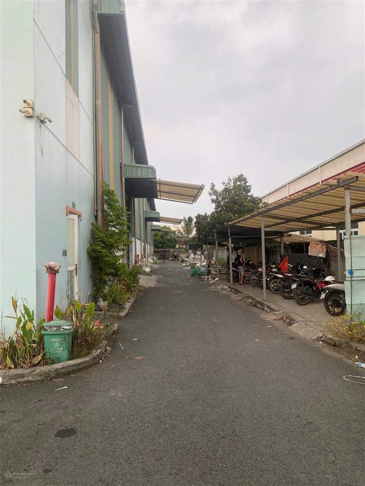 Cho thuê kho xưởng kcn lê minh xuân 3, kv 4.000m2, nx 1.800m2, pccc vách,bình điện 560kva, 220tr/th
