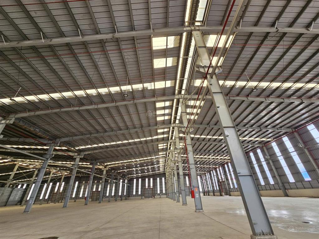 Cho thuê kho xưởng trong kcn thuận đạo kv 8.000m2, nx 3.600m2, pccc tự động, trạm 650kva, 3.5$/m2