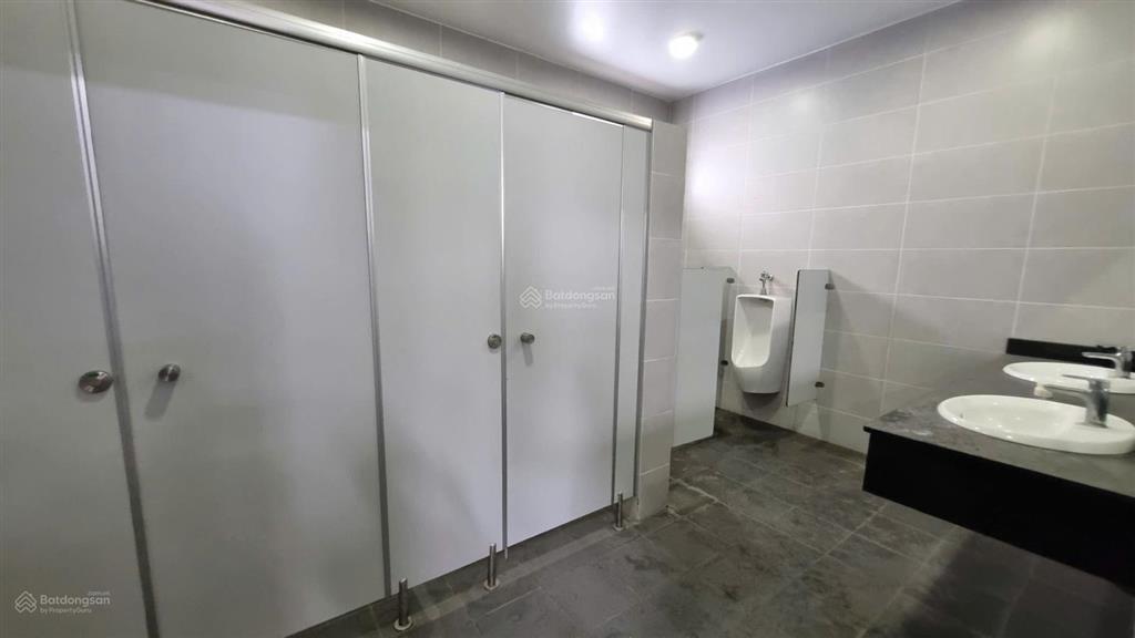 Cho thuê kho/xưởng diện tích 2.500m2, nằm trong kcn tân tạo, quận bình tân, tp.hcm.