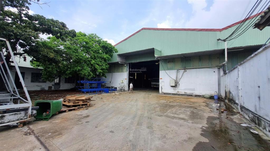 Cho thuê kho xưởng 2.700m2 trần đại nghĩa, bình tân, 560kva, giá 240 triệu/tháng, cont đi 24h