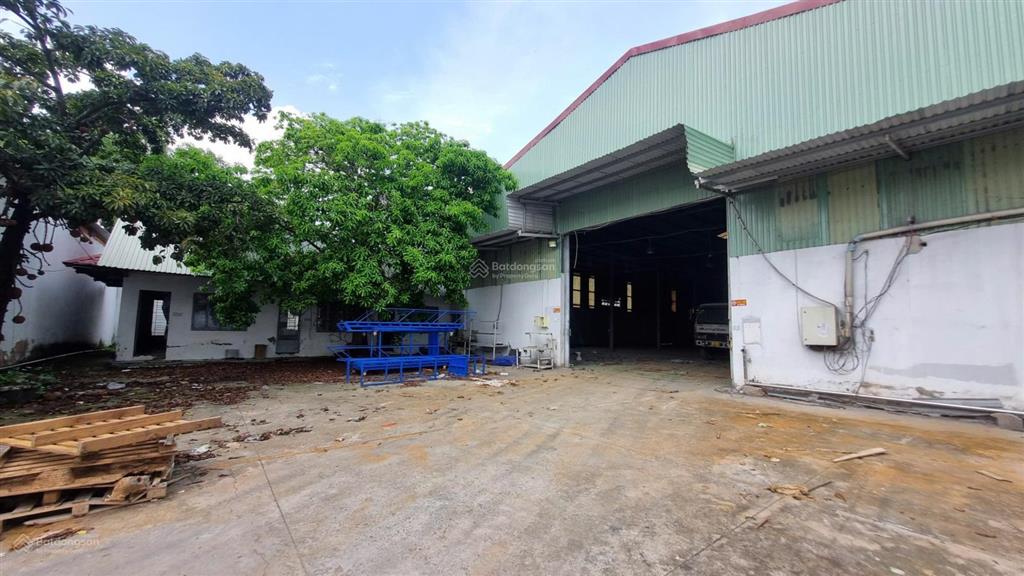Cho thuê kho xưởng 2.700m2 trần đại nghĩa, bình tân, 560kva, giá 240 triệu/tháng, cont đi 24h