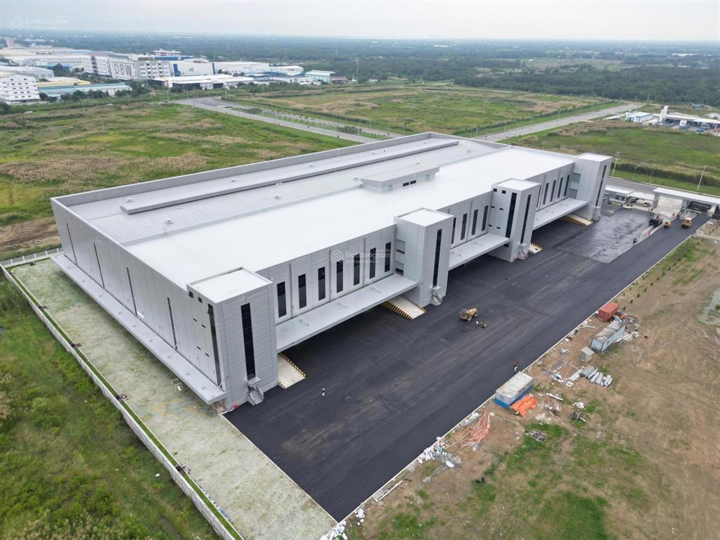 Cho thuê nhà xưởng kcn long hậu 2.000m2, pccc tự động, điện 2.000kva, miễn phí 3 tháng tiền thuê