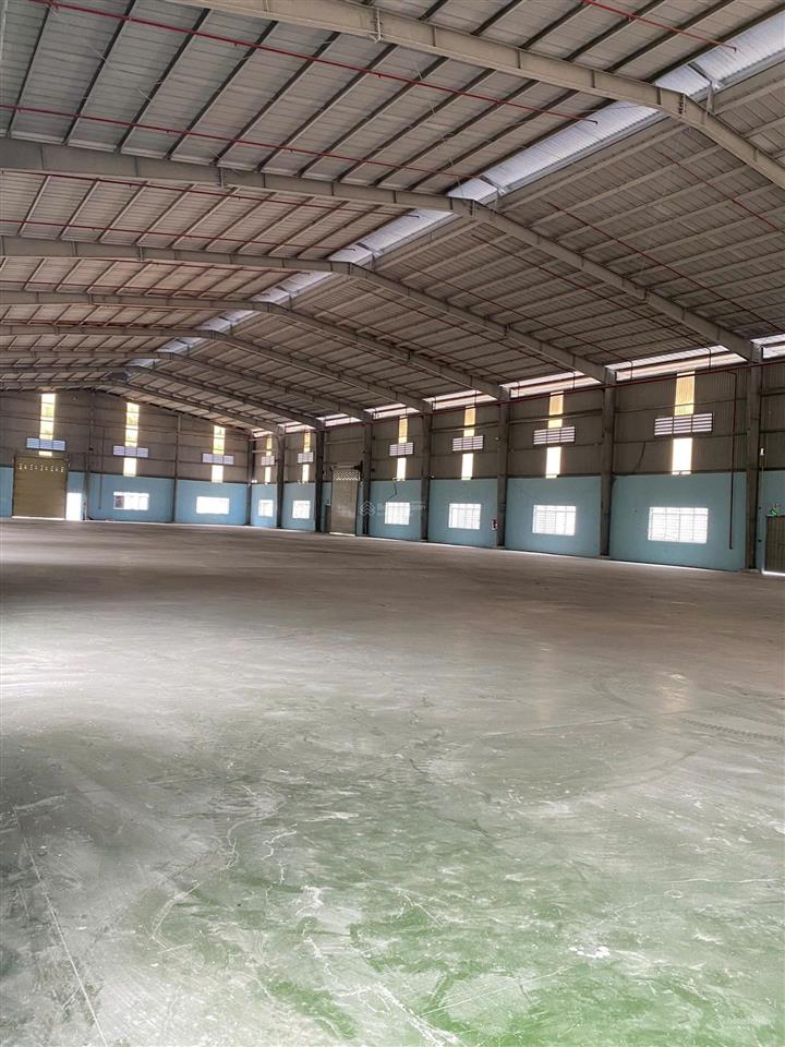 Cho thuê kho xưởng trong kcn tân đô 3.888m², văn phòng 384m², giá 305tr/th. bàn giao 12/2026