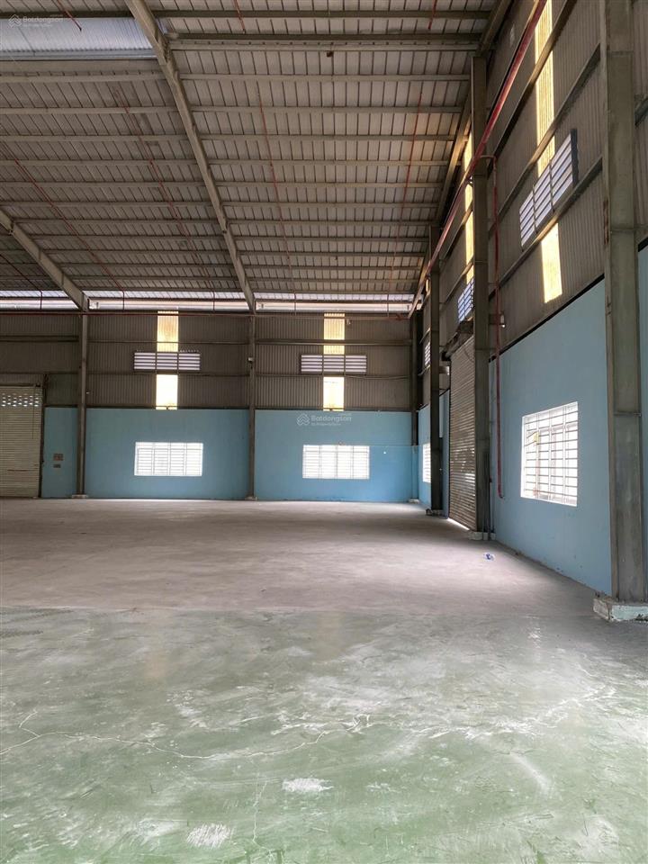 Cho thuê kho xưởng trong kcn tân đô 3.888m², văn phòng 384m², giá 305tr/th. bàn giao 12/2026
