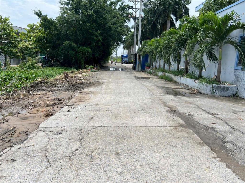 Cho thuê nhà xưởng 3500 m2 trong khuôn viên 6000 m2, bến lức, long an (xã bến lức, tây ninh)