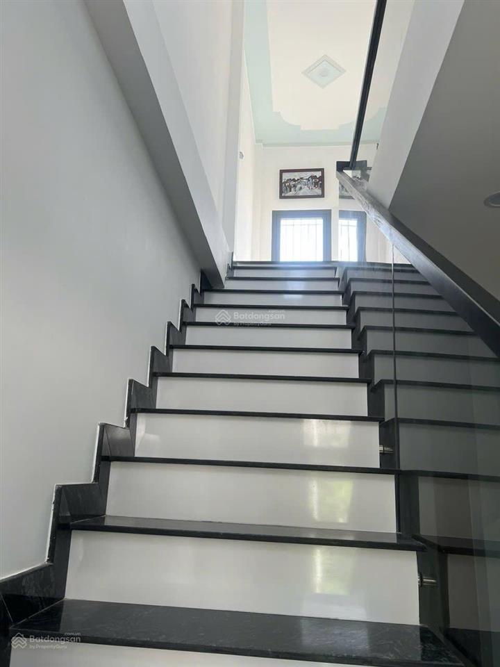 Bán nhà mới toanh 1 trệt 2 lầu, 160m², trung tâm biên hòa gần tòa án biên hòa